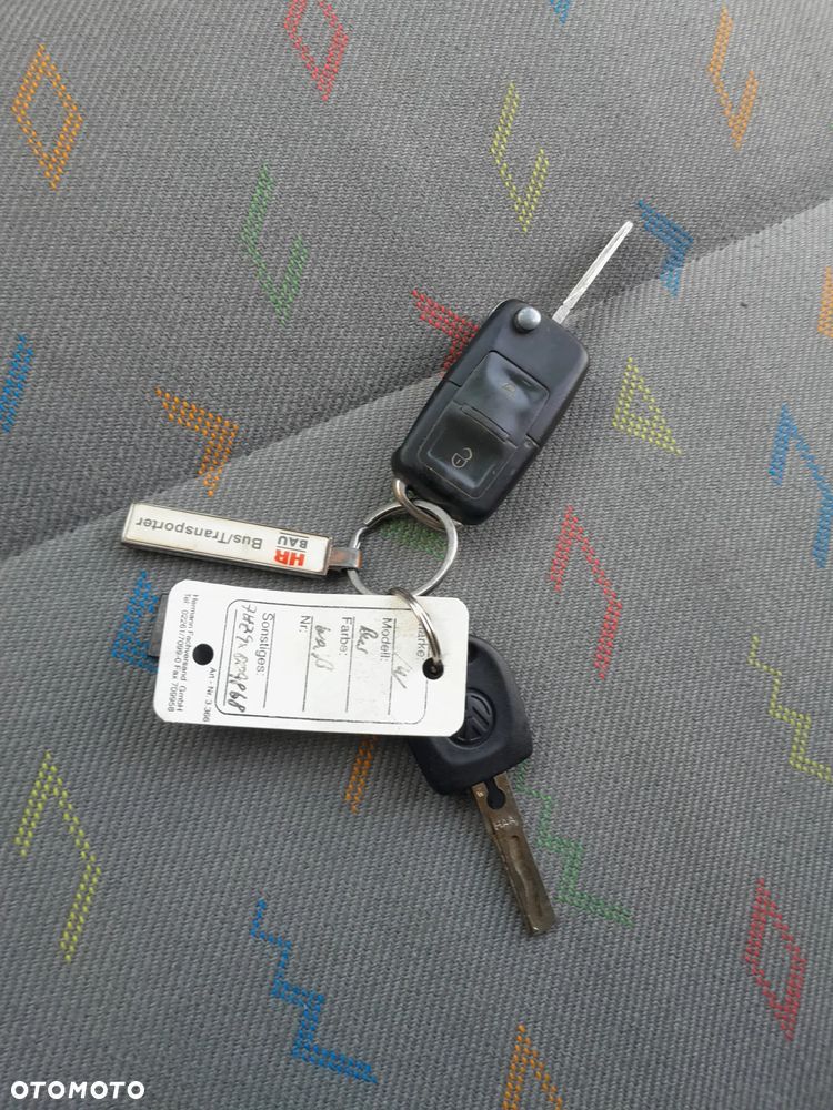 Volkswagen Multivan - 14