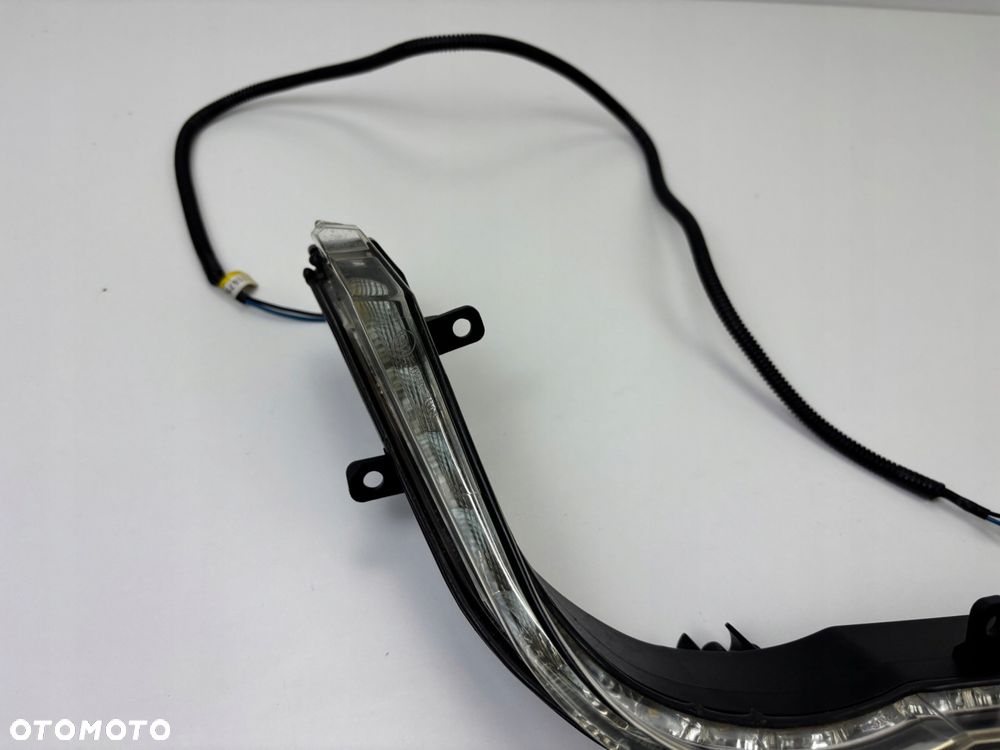 Przednia prawa lampa postojowa LED TGB Blade 550 600 Oryginał - 4