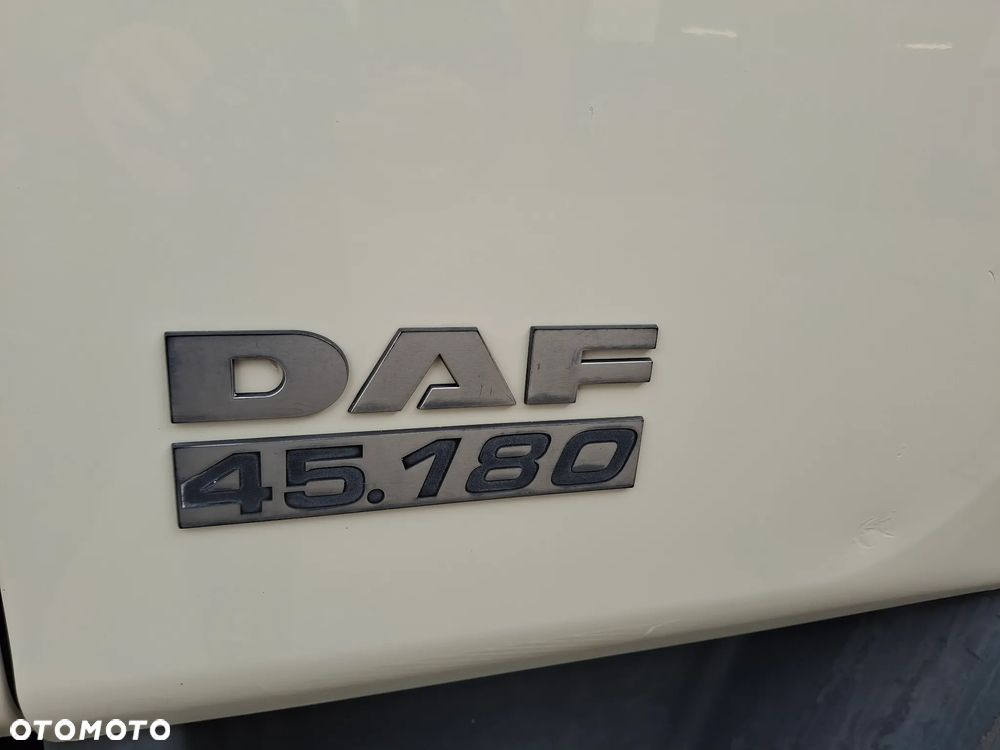 DAF LF 45.180 Wywrotka 3 Stronna + Hydroburta HDS HIAB Żuraw Dźwig Sterowanie Radiowe Łyżka Chwytak Obrotowy Dzielone Burty Hak Klimatyzacja Niski Przebieg Blokada Mostu Oświetlenie Ostrzegawcze - 34