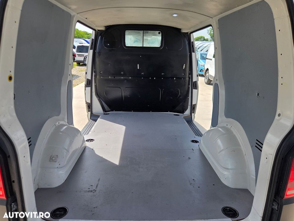 Volkswagen Transporter Business Line 204CP - 10