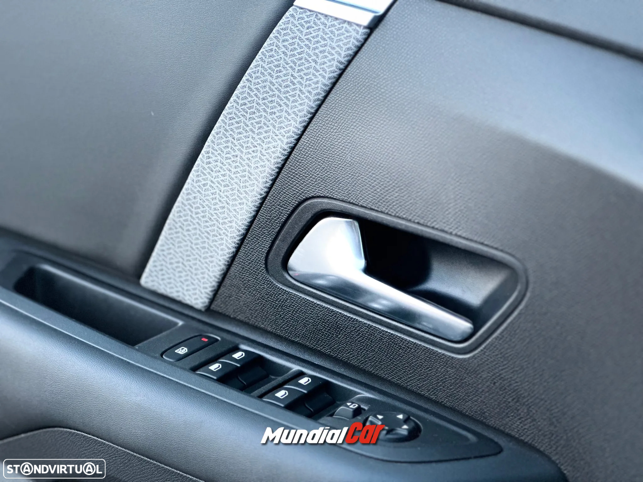 Citroën C4 BlueHDi 130 Stop&Start EAT8 FEEL PACK - 26