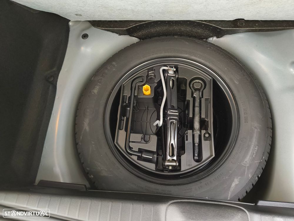 Peugeot 208 1.2 PureTech Signature - 24