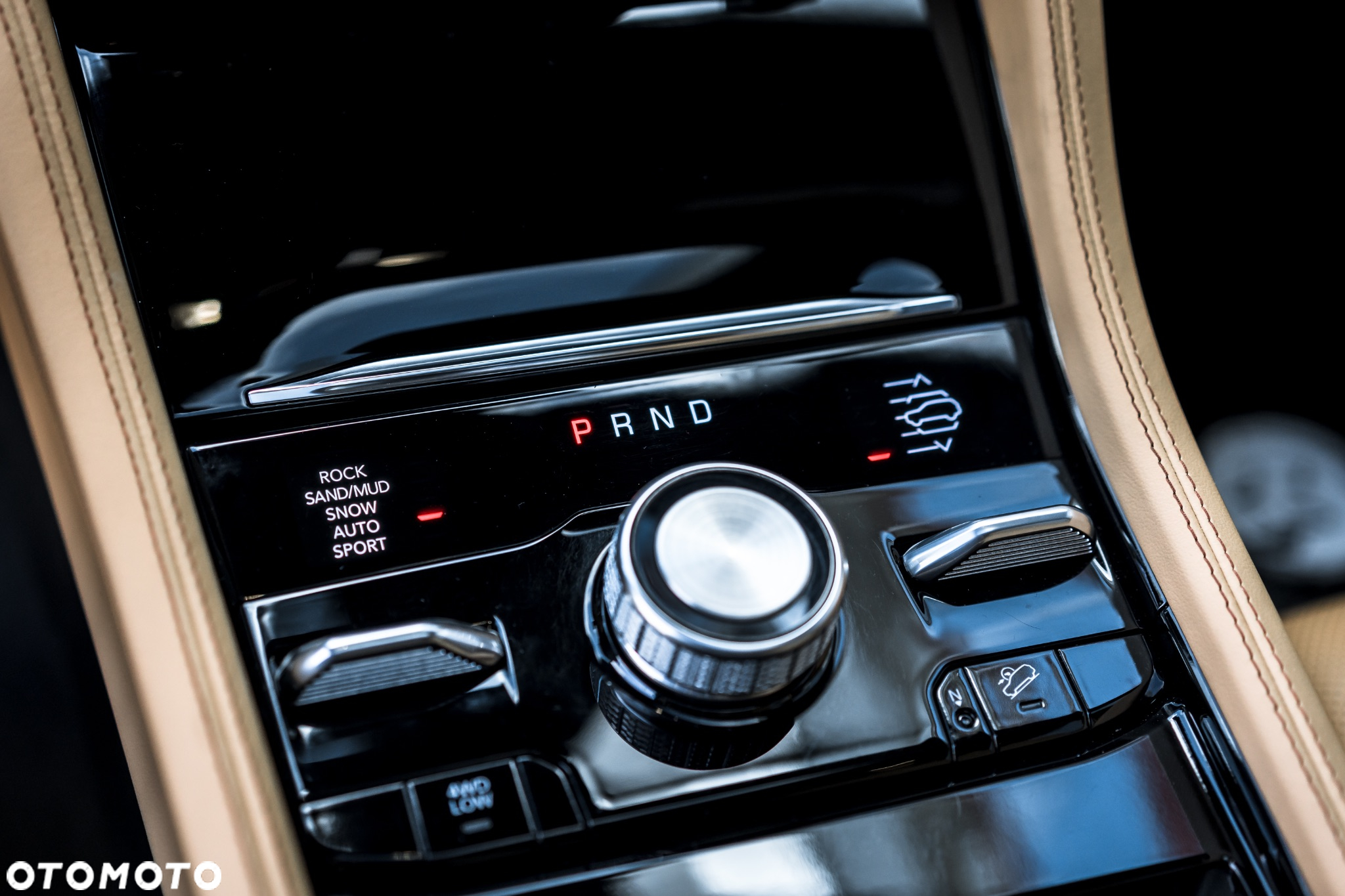 Jeep Grand Cherokee - 17