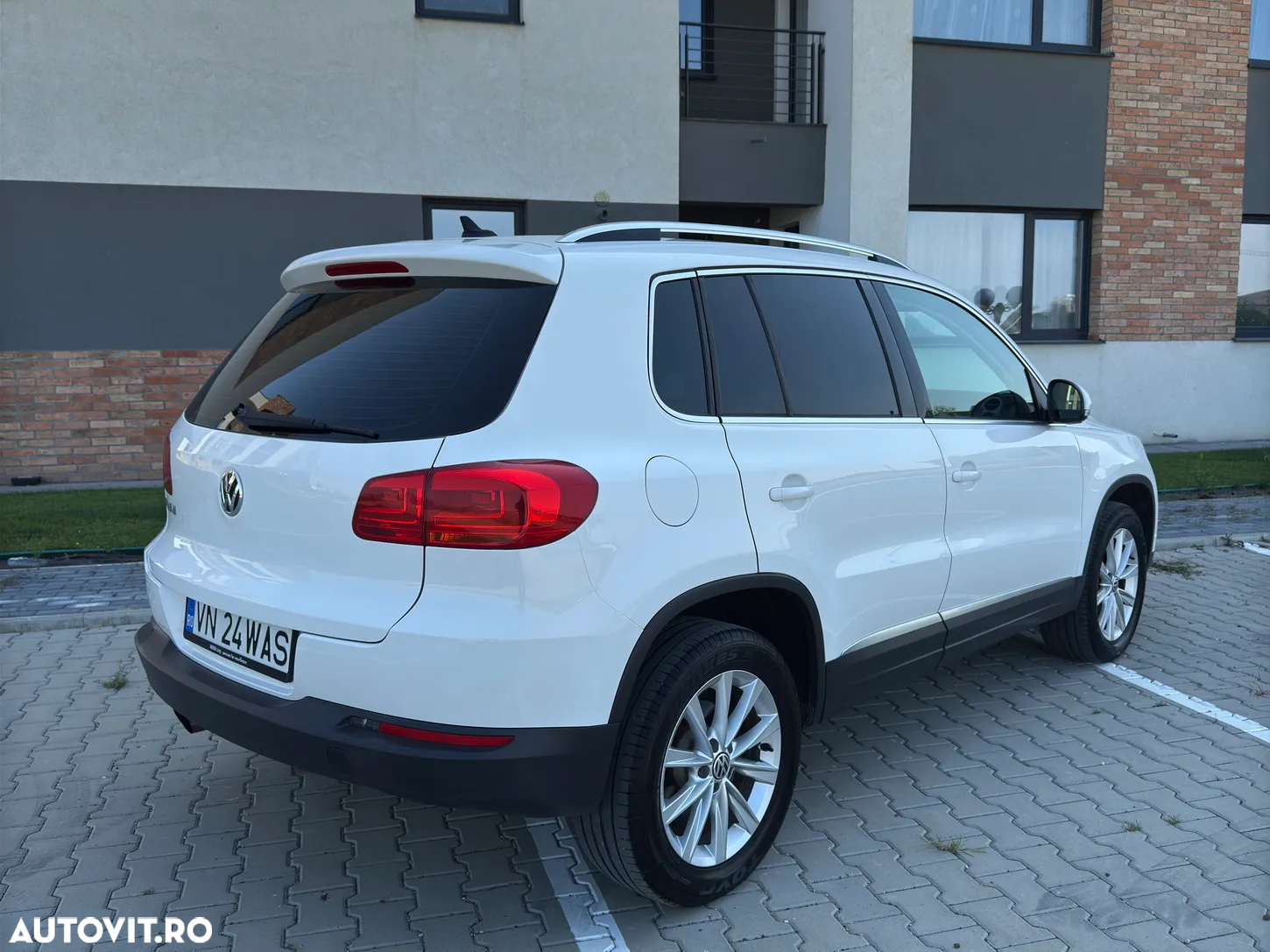 Volkswagen Tiguan - 4