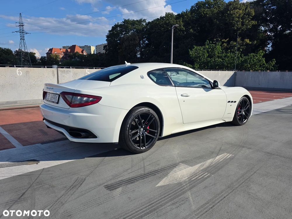 Maserati GranTurismo S Automat - 3