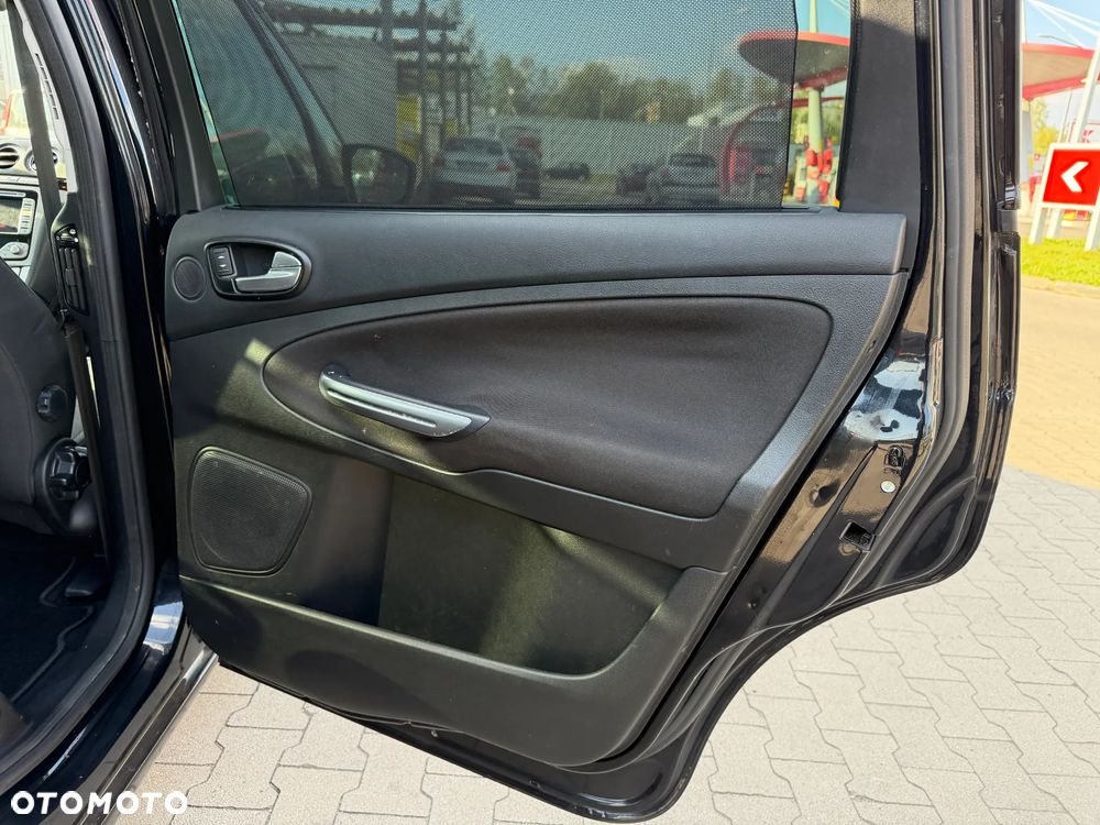 Ford Galaxy 2.2 TDCi Ghia - 28