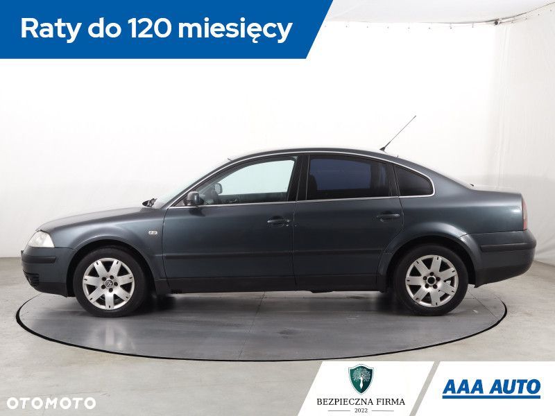 Volkswagen Passat - 4