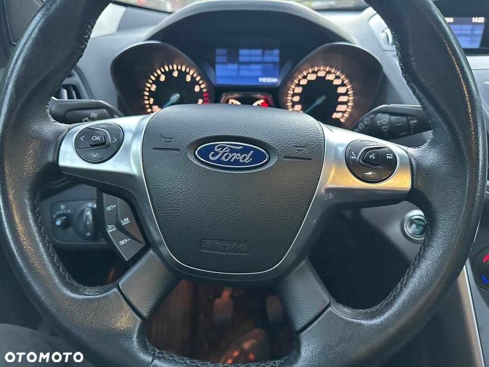 Ford Kuga - 10
