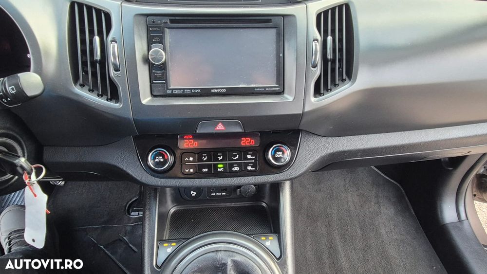 Kia Sportage ver-1-7-crdi-2wd-isg-dream--team-edition - 13