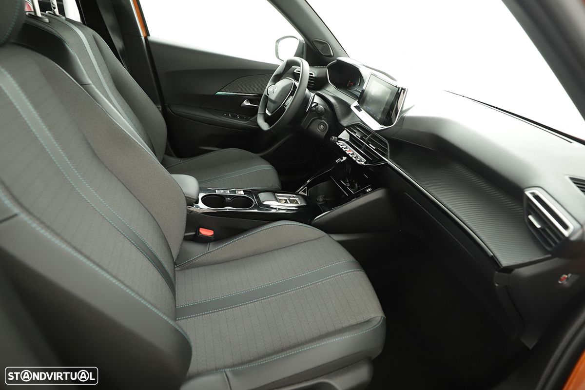 Peugeot 2008 1.2 PureTech Allure EAT8 - 20