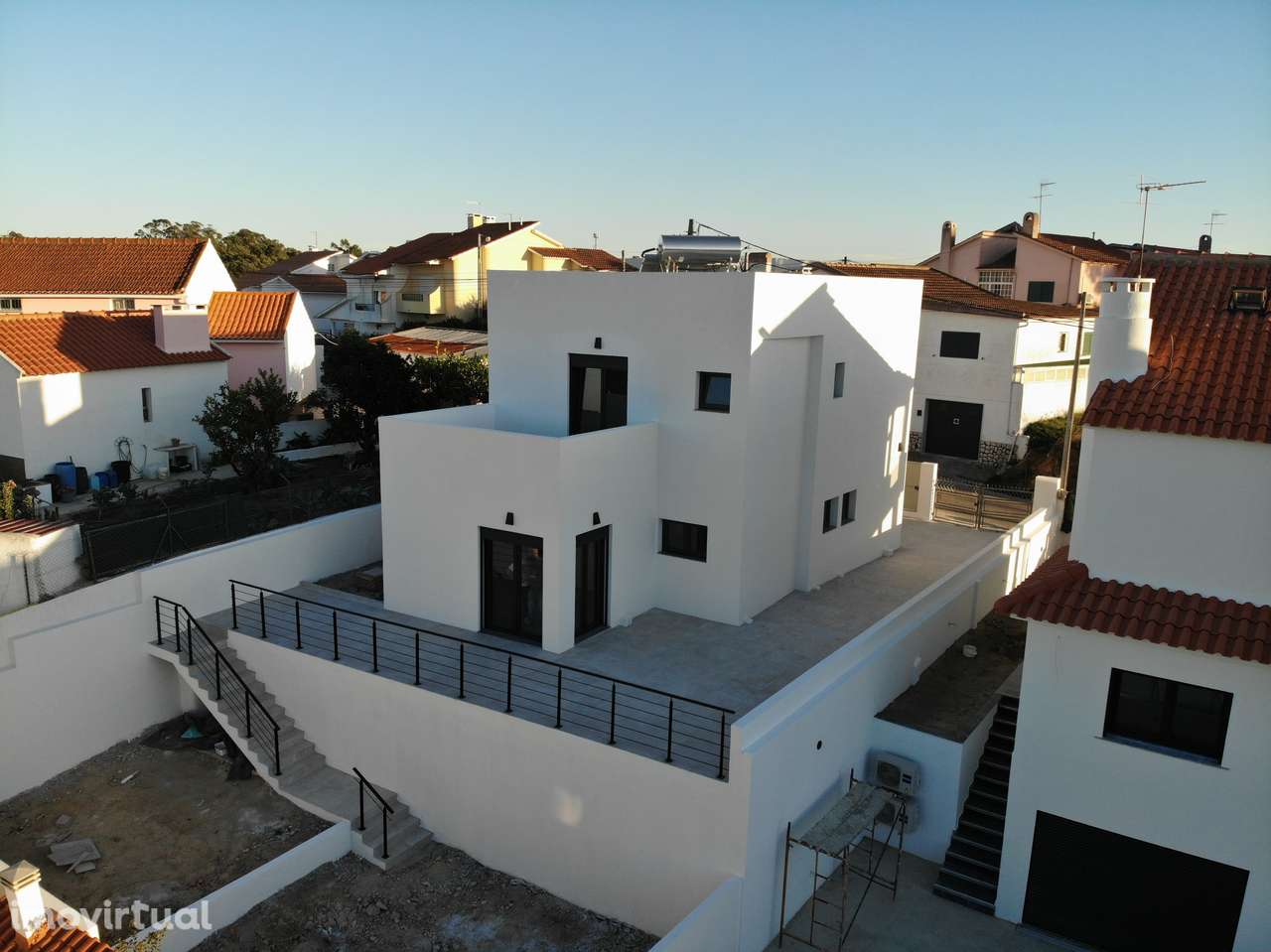 Moradia T3 com vista aberta para Quintinhas, Charneca de Caparica - Grande imagem: 2/47