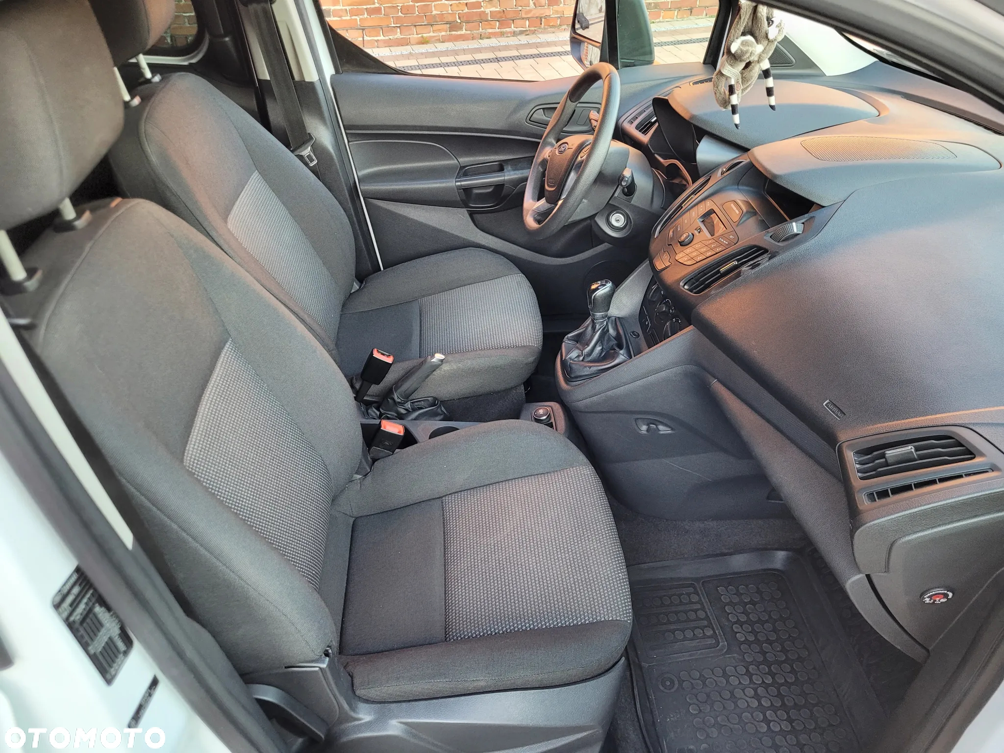 Ford Transit Connect - 12