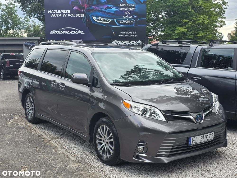 Toyota Sienna - 5