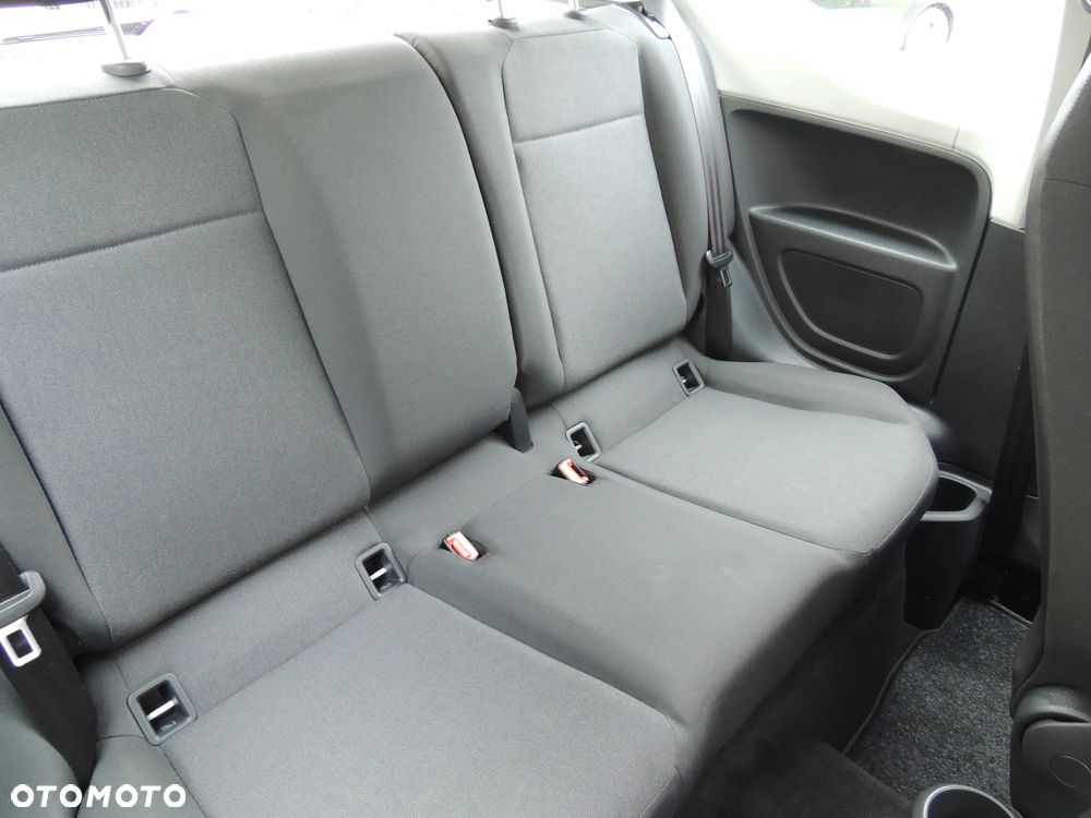 Volkswagen up! (BlueMotion Technology) beats - 13