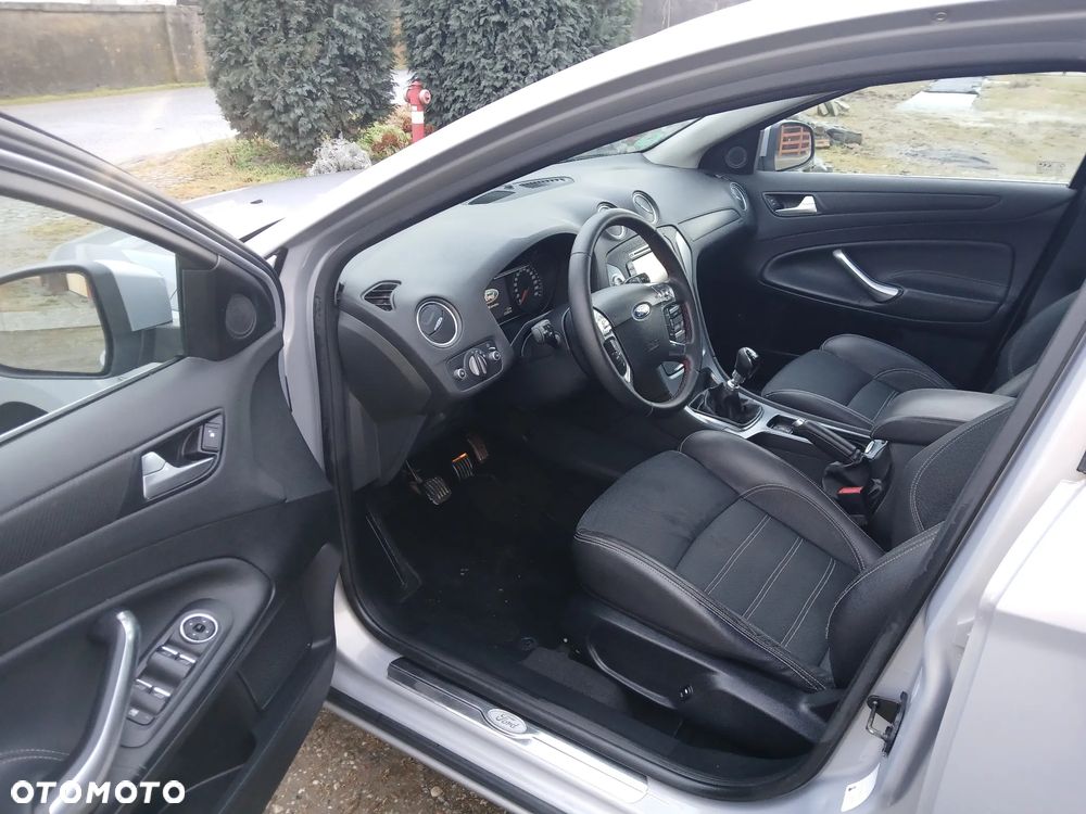 Ford Mondeo 2.2 TDCi Titanium - 17