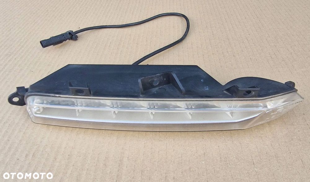 DRL HALOGEN PRAWY DO JAZDY DZIENNEJ MERCEDES E-KLASA S212 W212 ORYGINAŁ - 1