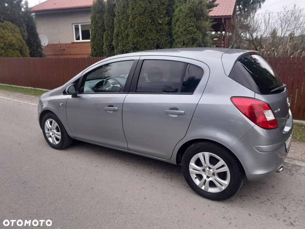 Opel Corsa 1.4 16V 150 Jahre - 3
