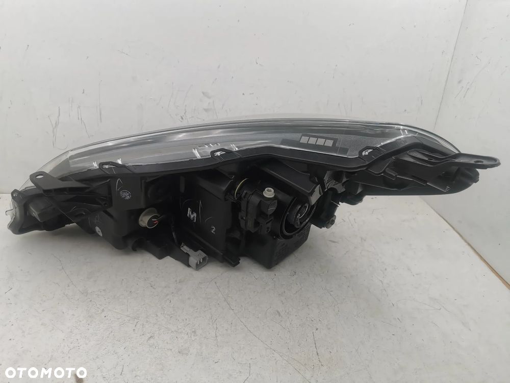 Lampa prawa przednia Toyota Yaris 3 III zwykła + LED - 7