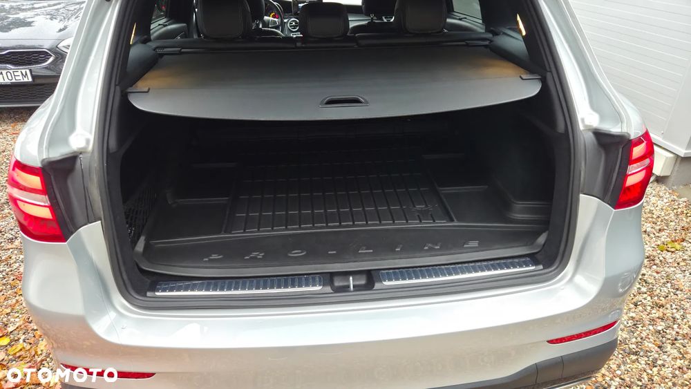 Mercedes-Benz GLC 250 4Matic 9G-TRONIC AMG Line - 10