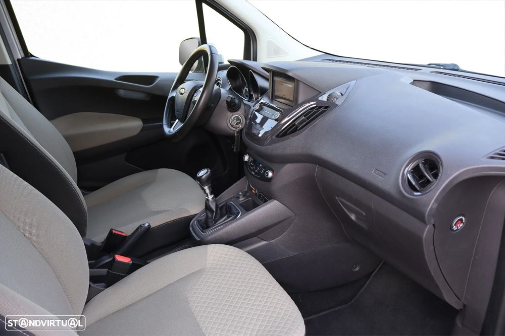 Ford Tourneo Courier 1.0 EcoBoost Ambiente - 27