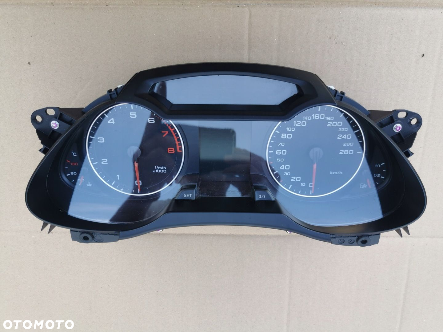 Licznik Audi A4 B8 1.8 2.0 benzyna 8K0920900A - 2