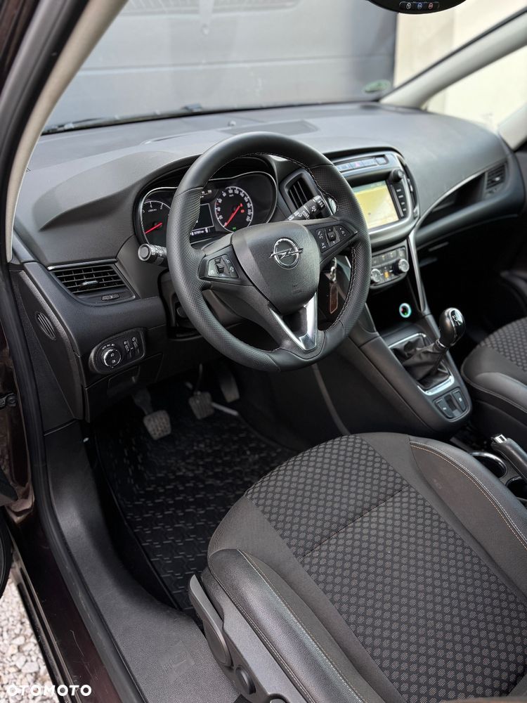 Opel Zafira 1.6 T SIDI Cosmo S&S - 36