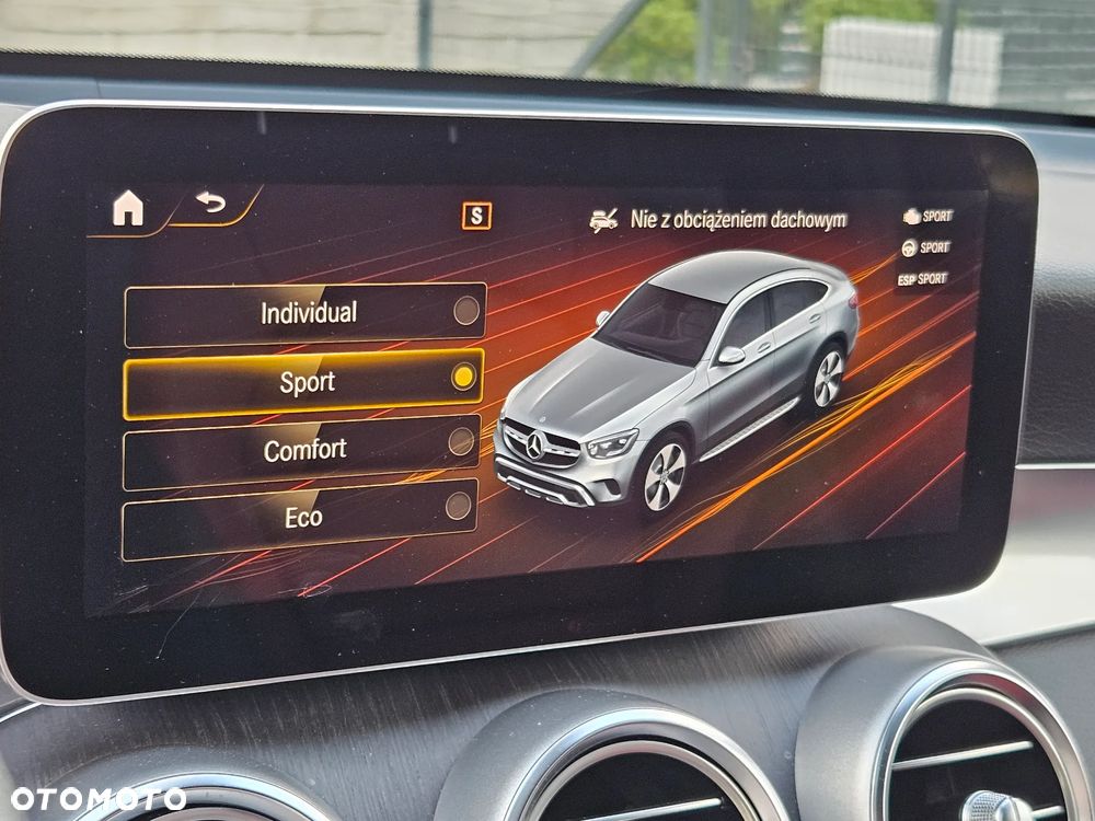 Mercedes-Benz GLC 220 d 4Matic 9G-TRONIC AMG Line Plus - 31