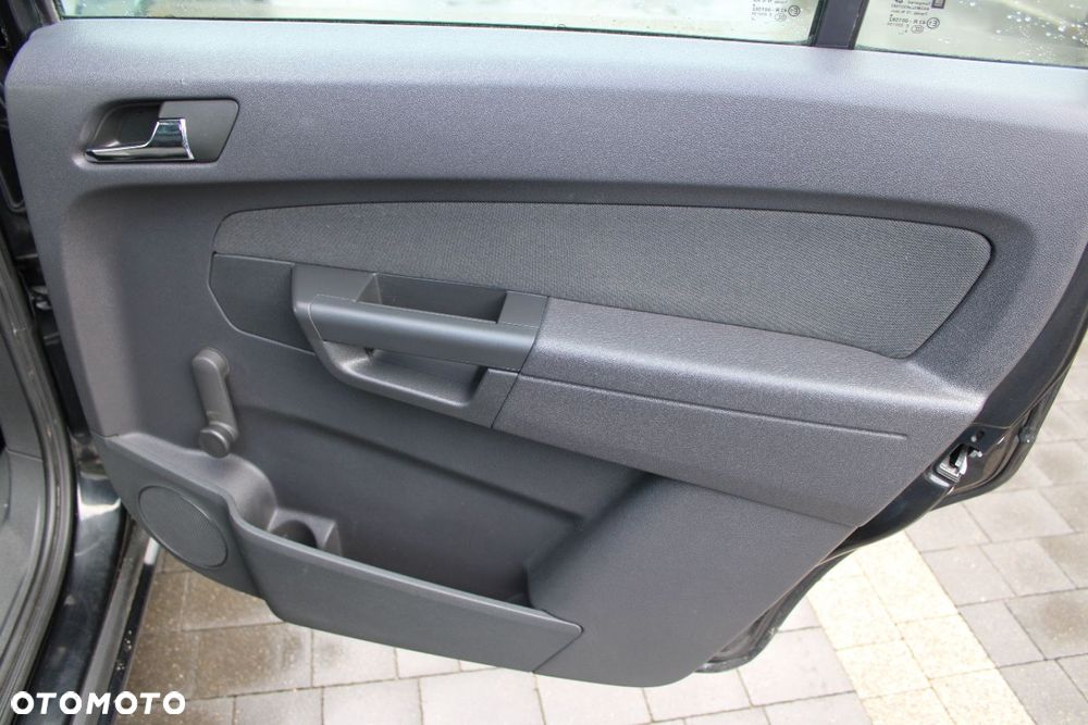 Opel Zafira - 20