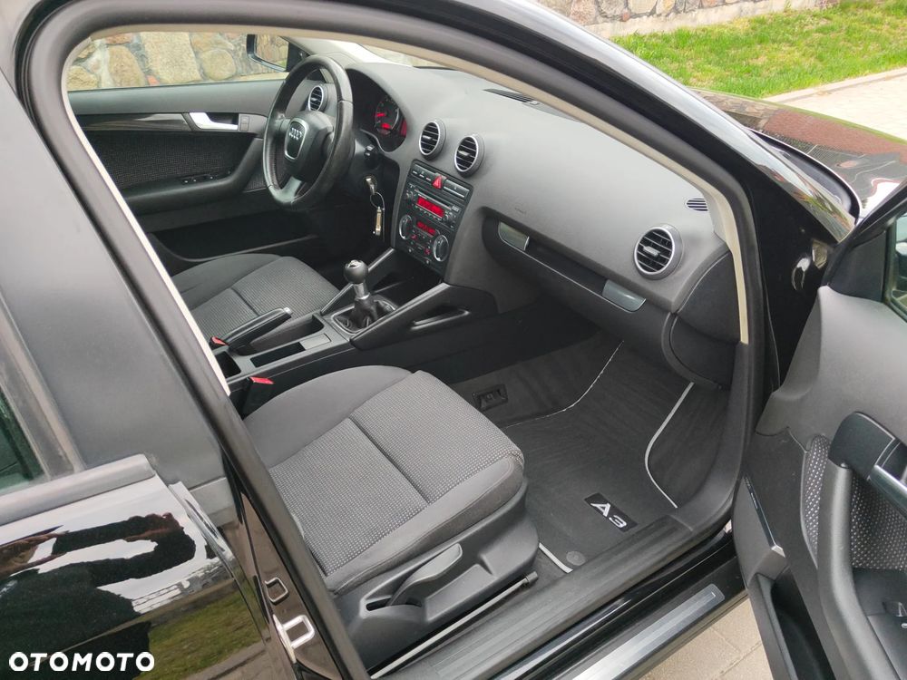 Audi A3 Sportback 1.6 Ambition - 17