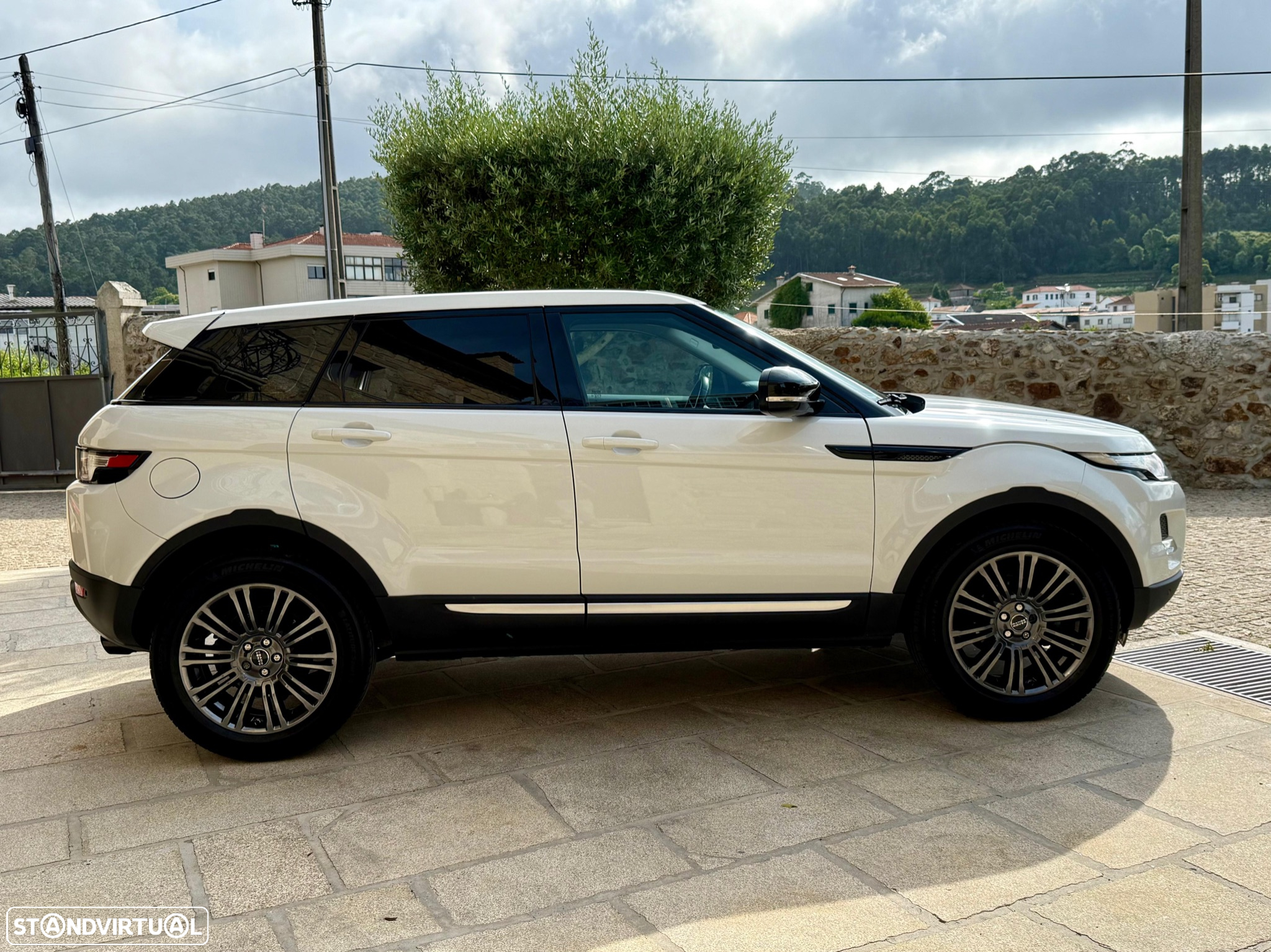 Land Rover Range Rover Evoque 2.2 SD4 Prestige Auto - 6