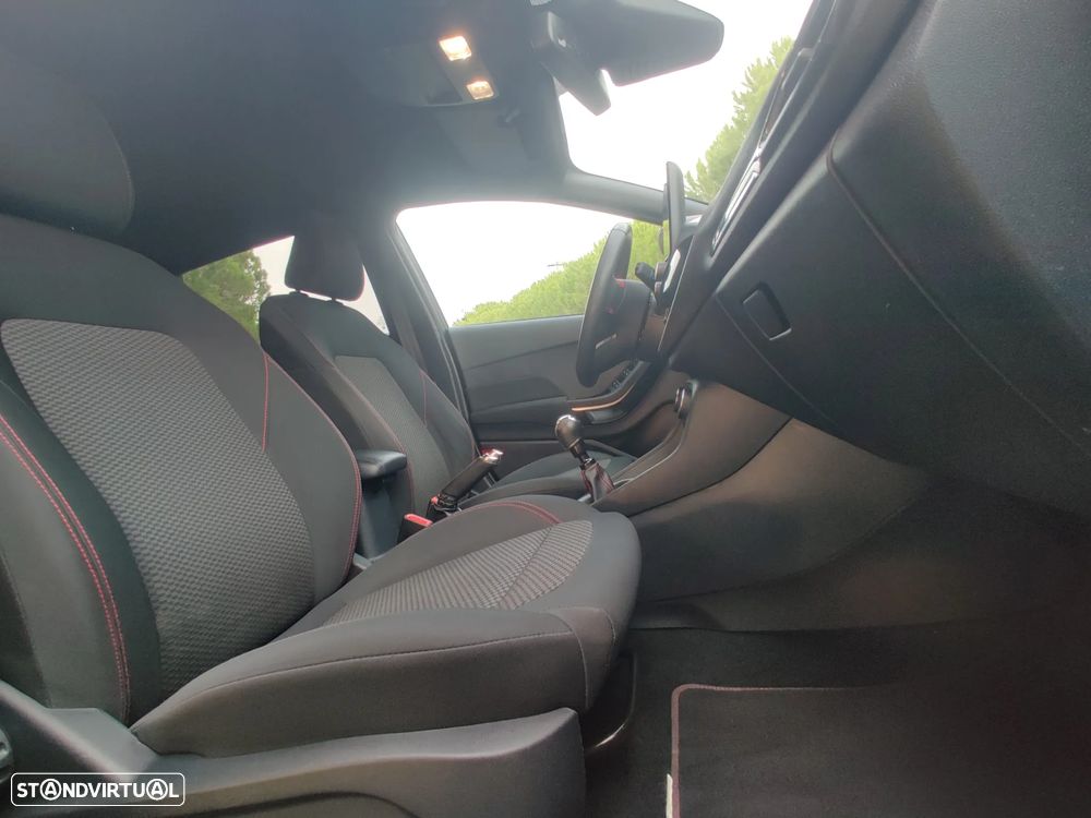 Ford Fiesta 1.0 EcoBoost MHEV ST-Line X - 28