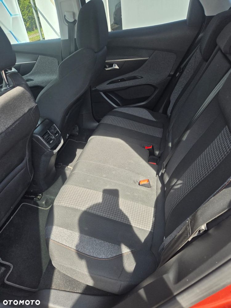 Peugeot 3008 1.5 BlueHDi Active S&S EAT8 - 21