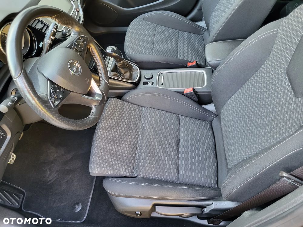 Opel Astra 1.4 Turbo Innovation - 19