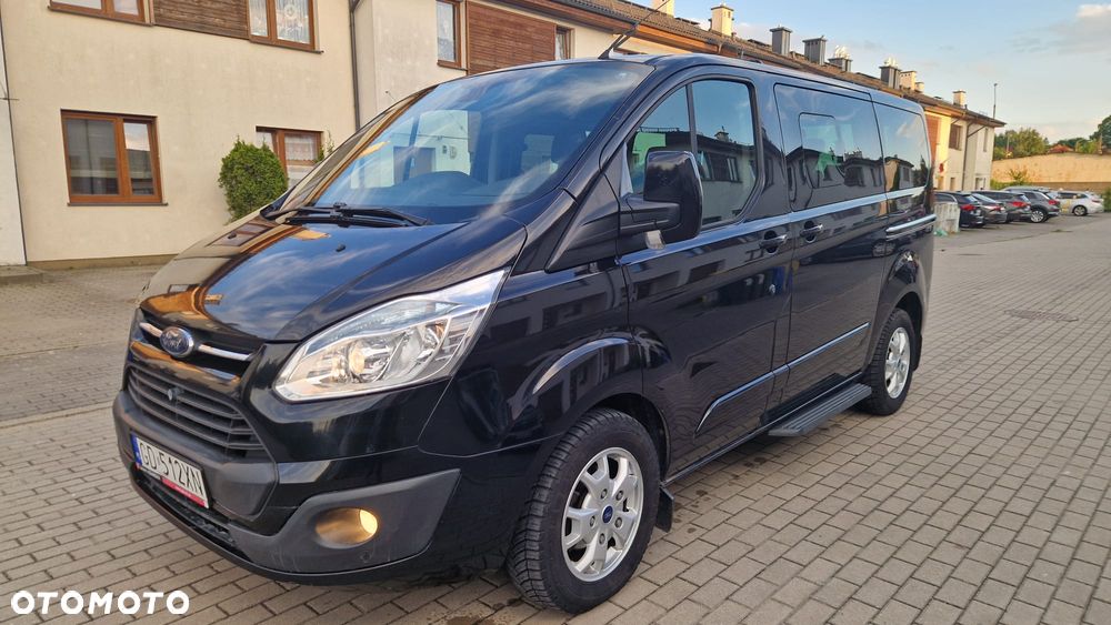 Ford Tourneo Custom - 1