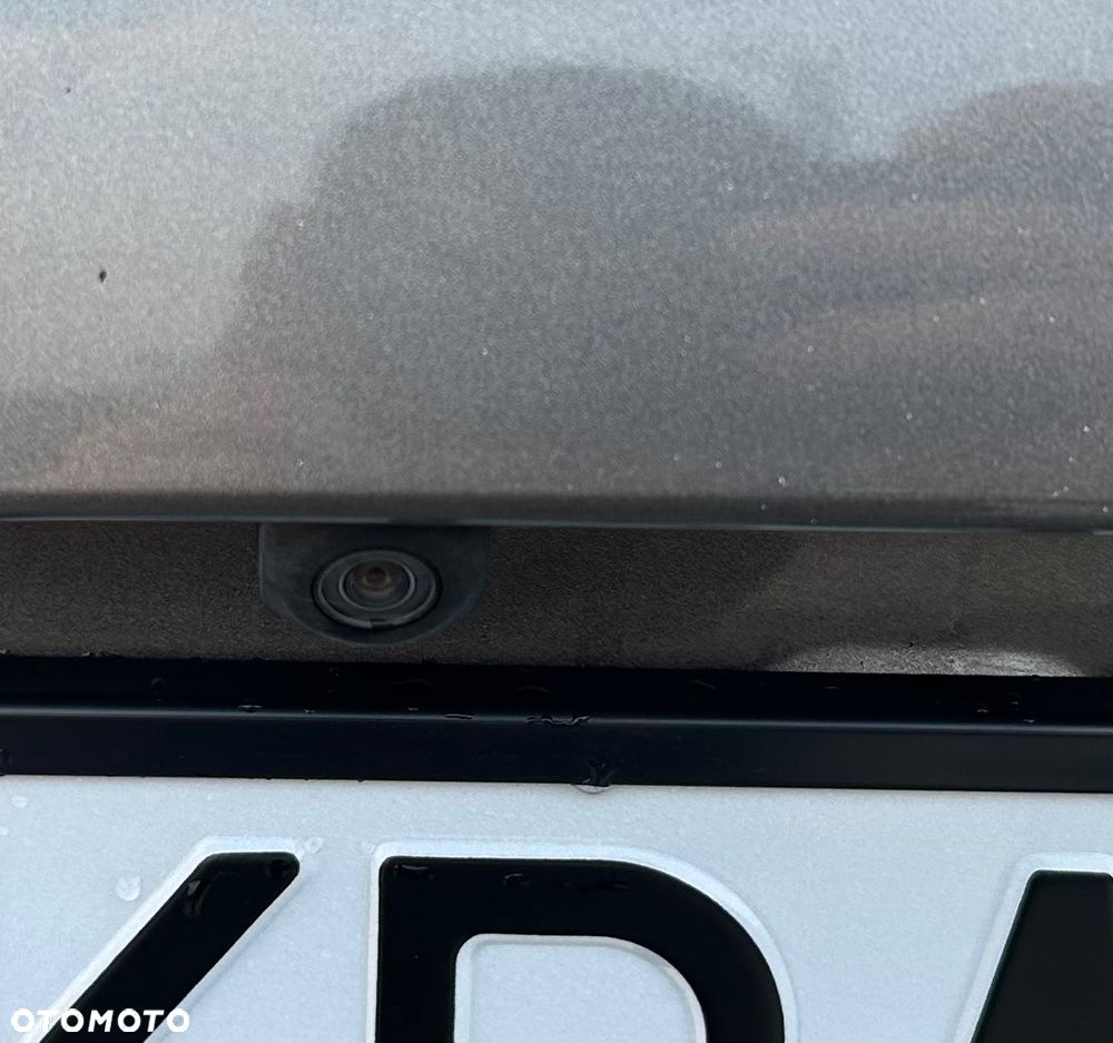 Toyota Yaris Hybrid 100 Business Edition - 9