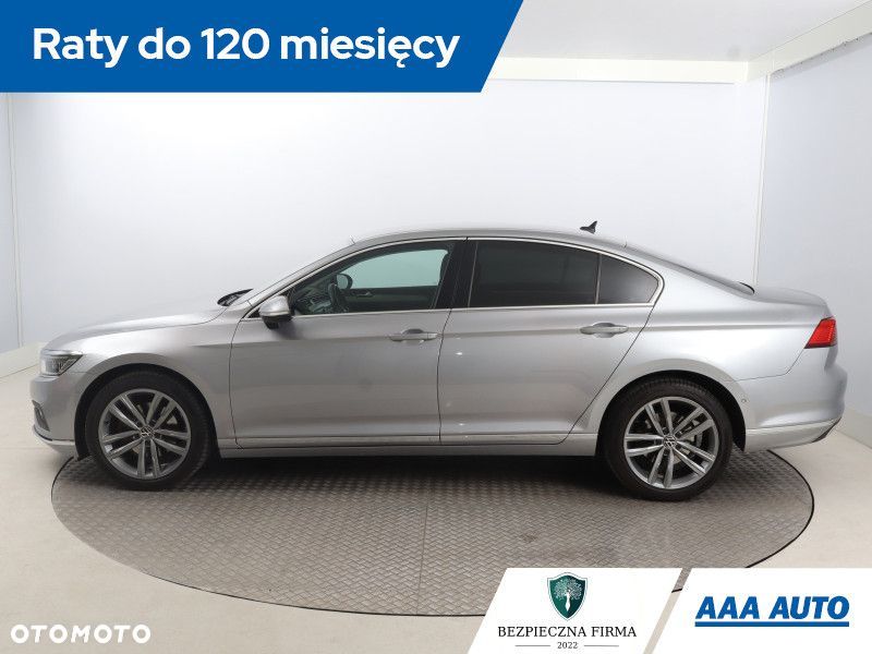 Volkswagen Passat - 4