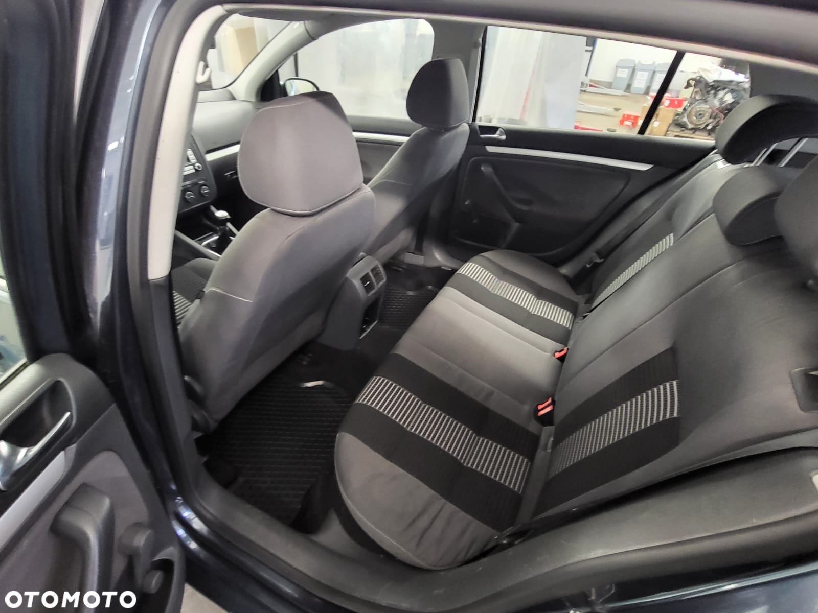 Volkswagen Golf V 1.9 TDI Comfortline - 5