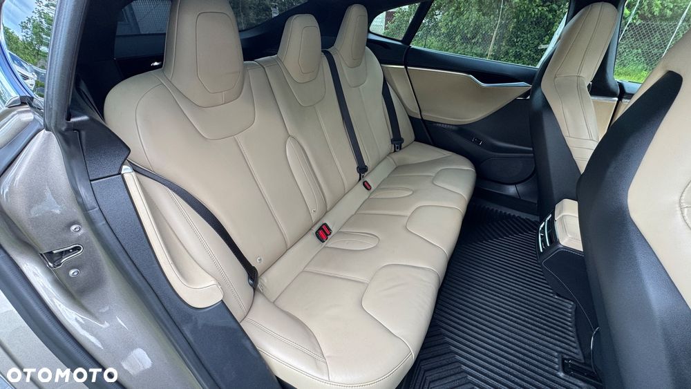 Tesla Model S 90 D - 7