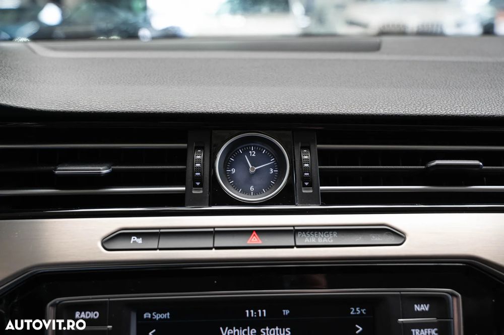 Volkswagen Passat 2.0 TDI SCR DSG (BlueM Tech) Comfortline - 19