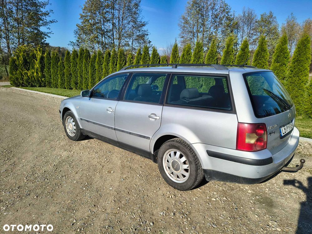 Volkswagen Passat - 4