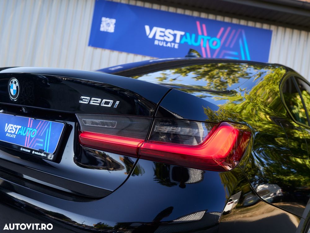 BMW Seria 3 320i xDrive AT - 13