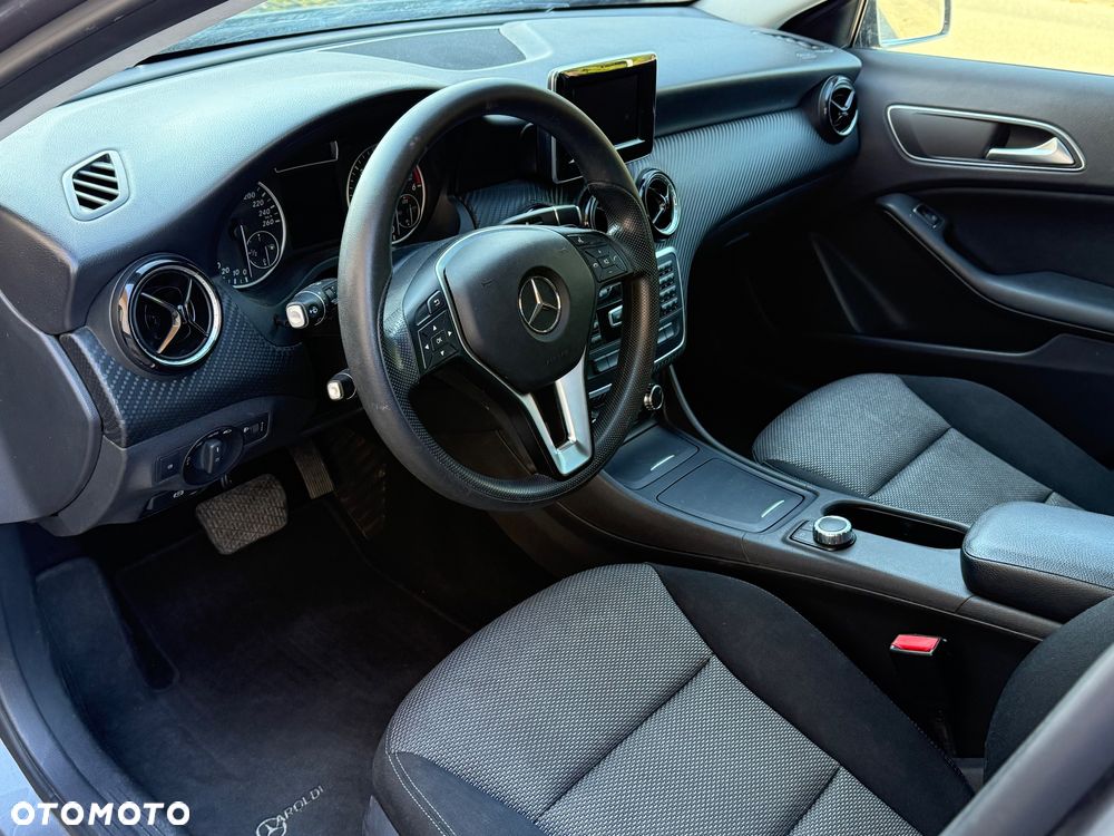 Mercedes-Benz GLA - 9