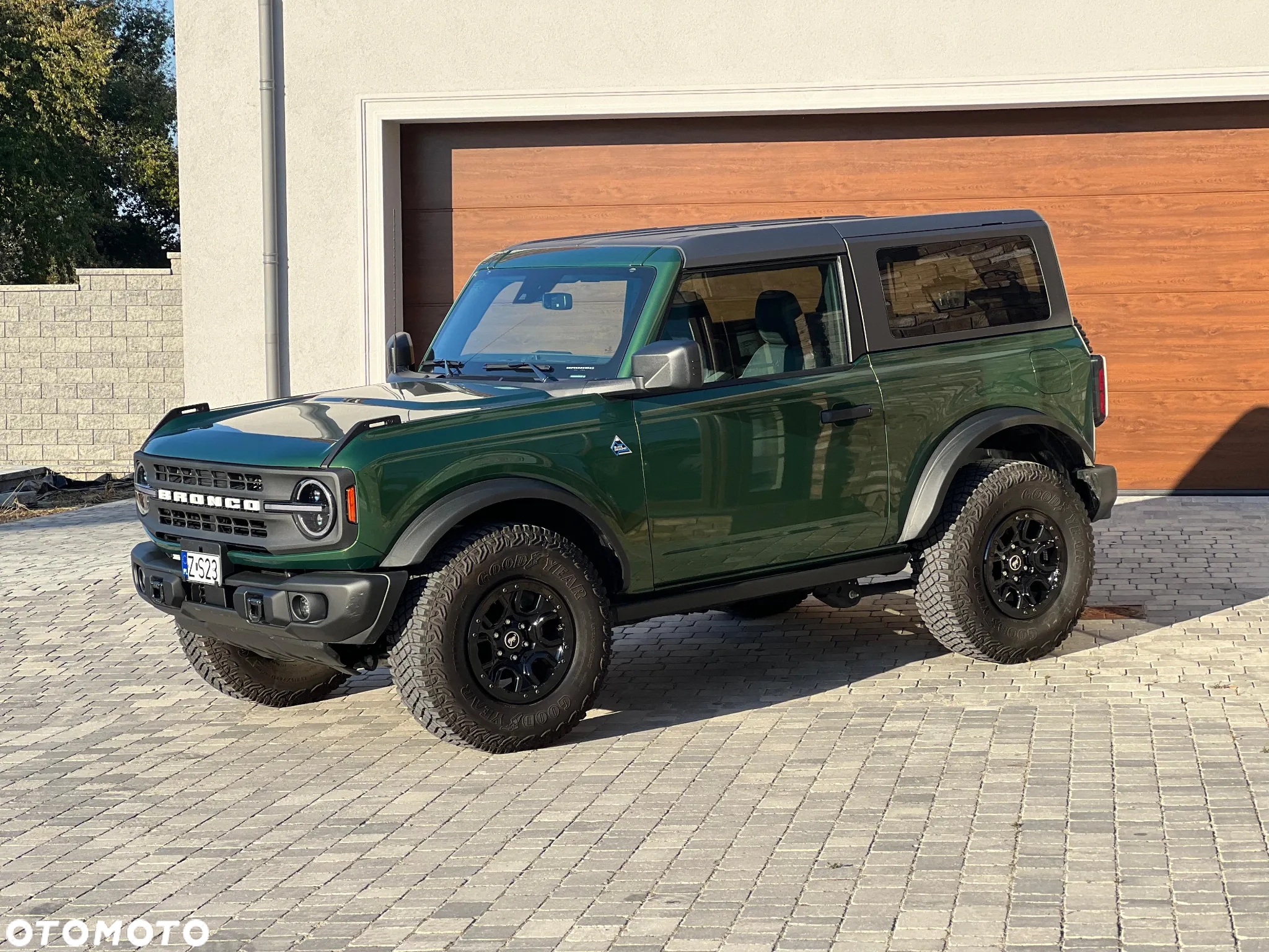 Ford Bronco - 4