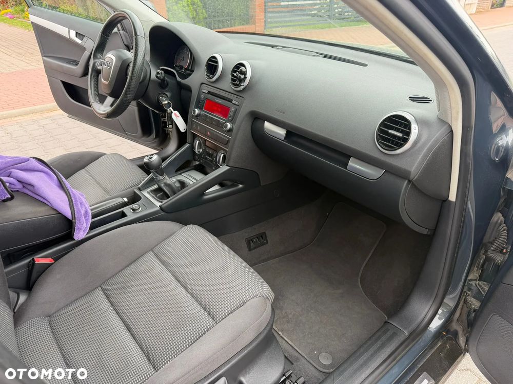 Audi A3 Sportback 2.0 TDI Ambiente - 19