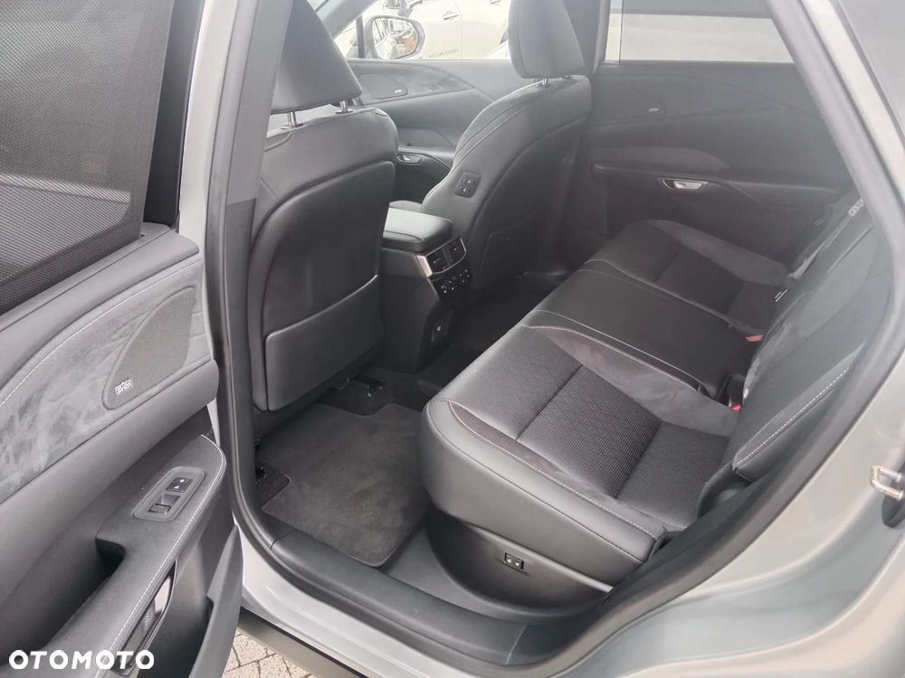 Lexus RX 450h+ Omotenashi - 23