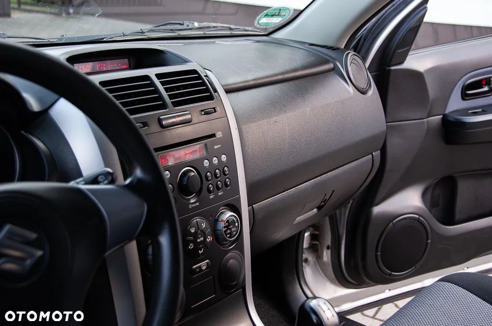 Suzuki Grand Vitara 1.6 Comfort - 36
