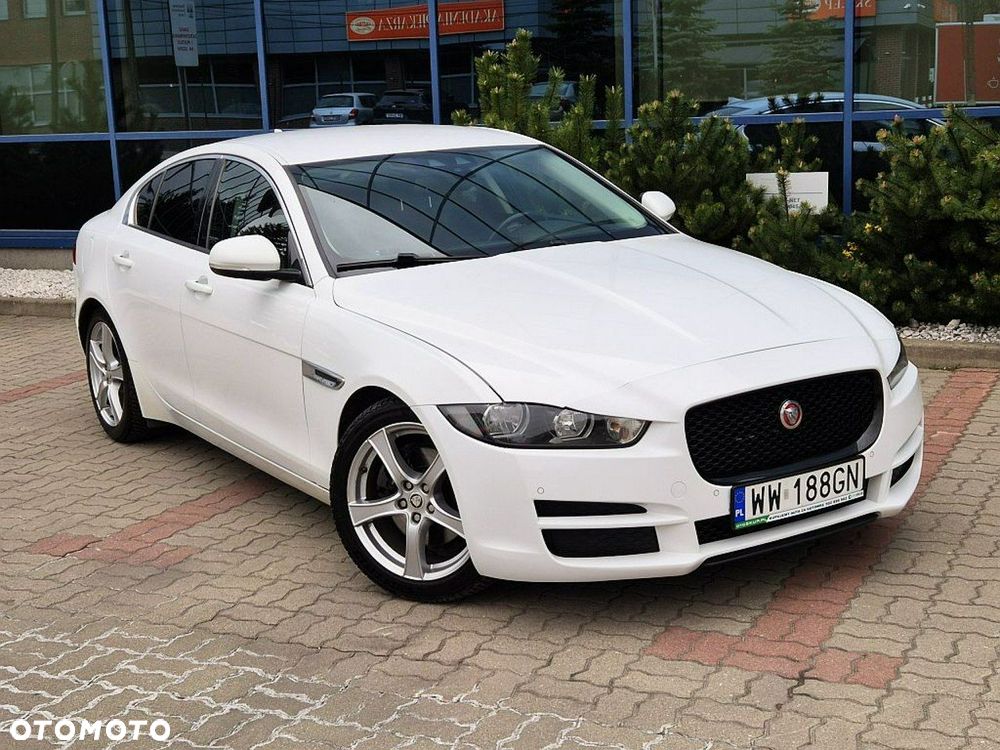 Jaguar XE 2.0 D180 S - 11