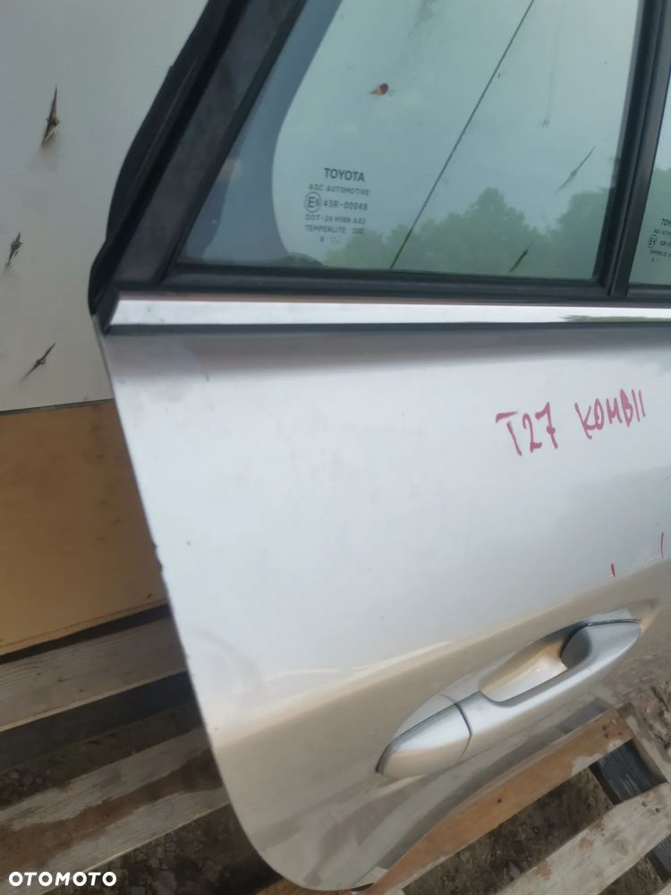 DRZWI PRAWY TYŁ PRAWE TYLNE TOYOTA AVENSIS T27 KOMBII 1F3 - 6