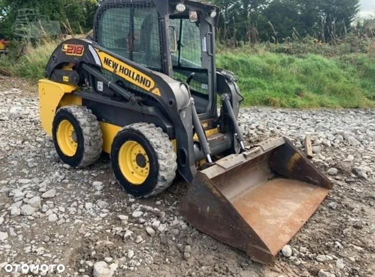 New Holland L218 - 1