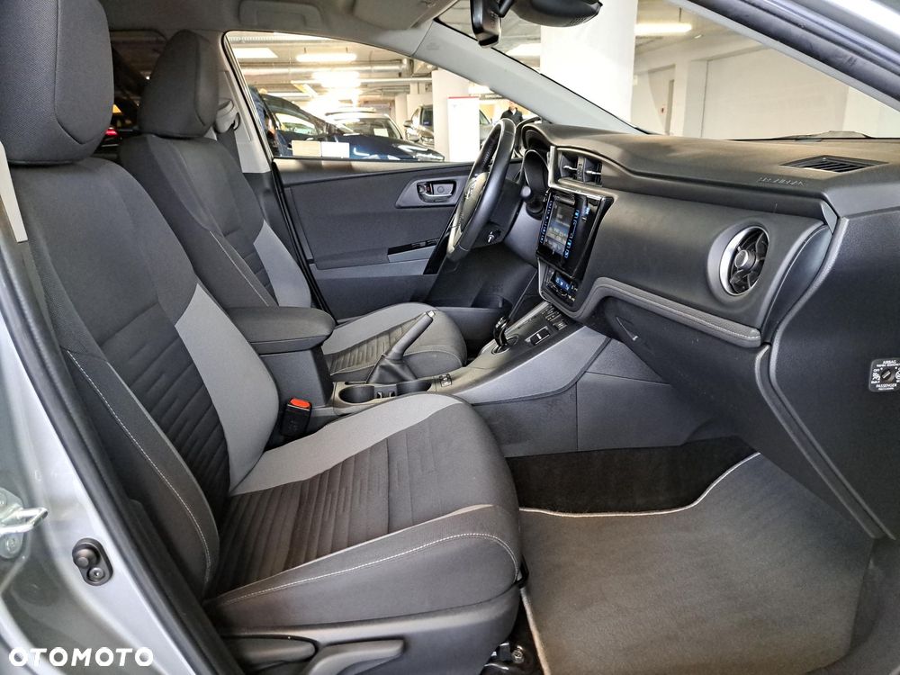 Toyota Auris Hybrid 135 Premium - 16